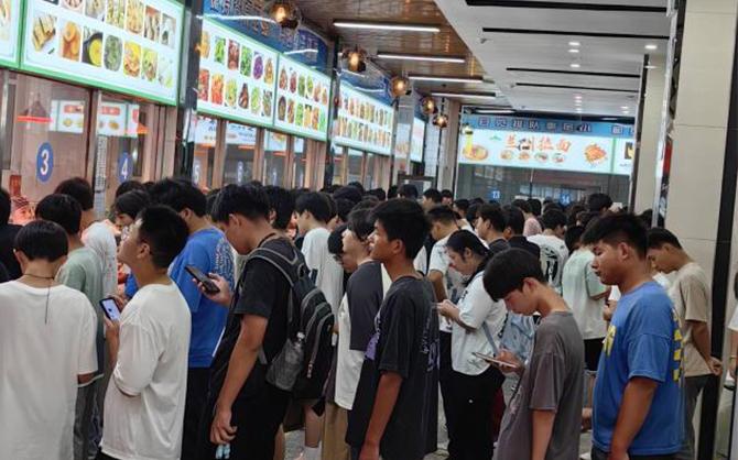 學(xué)校食堂改革背景下的餐飲服務(wù)模式-選擇味萊客