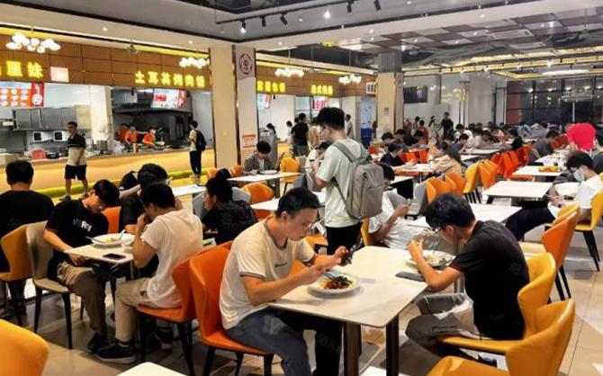 寫字樓食堂承包服務(wù)：為員工提供更健康、安全的飲食環(huán)境